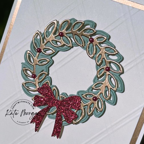 Cottage Wreaths with scored diamond background Christmas card by Kate Morgan, Stampin' Up Australia 2022 close up